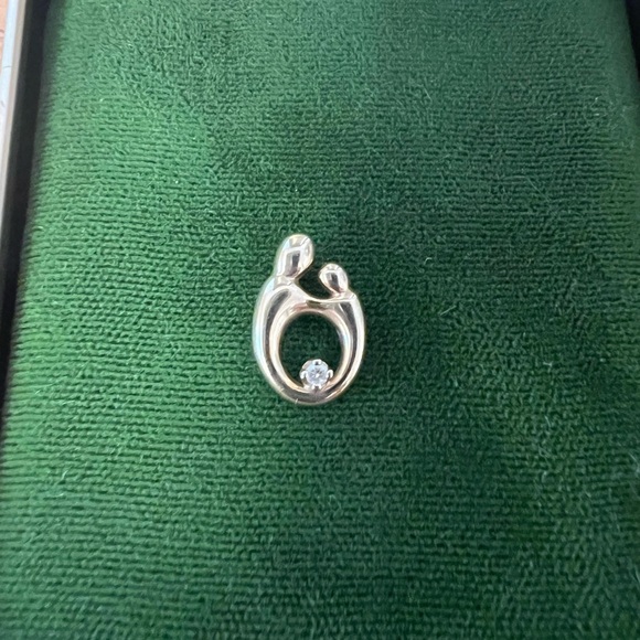 💐Solid 14k Mother & child pendant  - gorgeous! - Picture 6 of 6